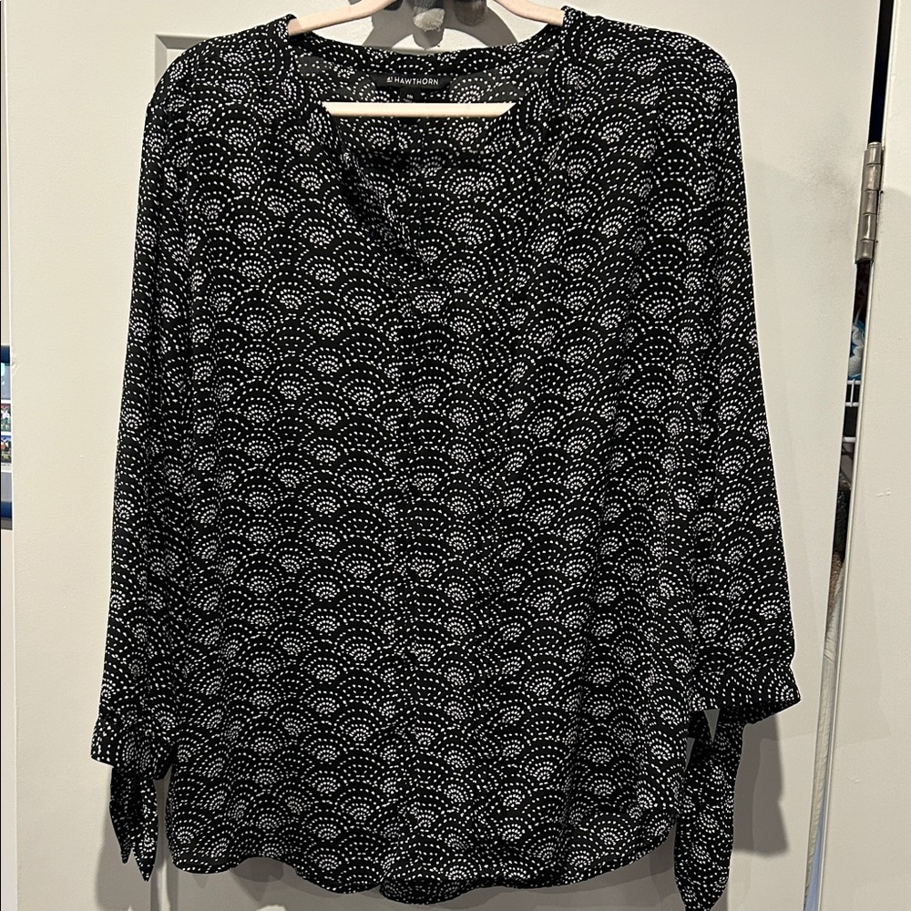 41 Hawthorn Monochrome Wave Blouse